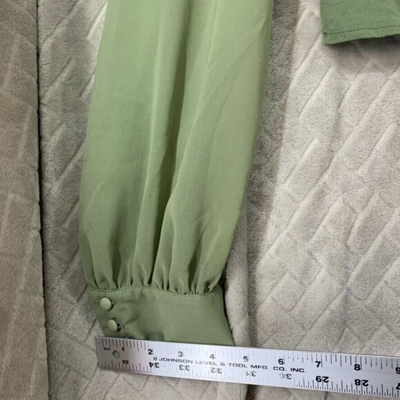 Urban Outfitters Womans Medium Crop Top Green Long Sheer Sleeve Smocked Back - Picture 11 of 16